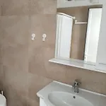 Oikonomou 1 *